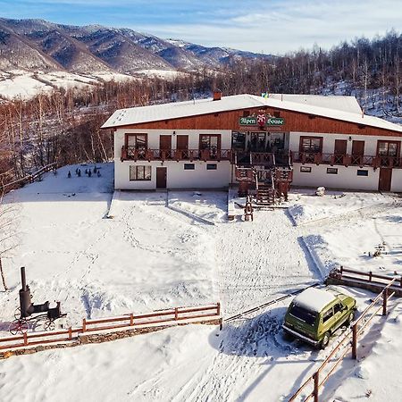 Alpen House Vyshka Exterior photo